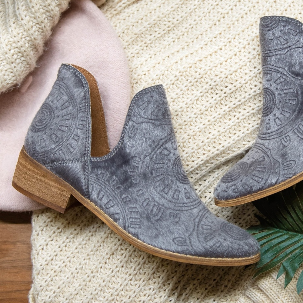 Mi.iM | 'Ellen' Calf Hide Bootie. - Picture 2 of 5